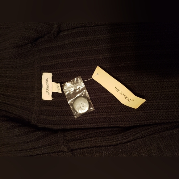 Black button up turtleneck sweater - Picture 7 of 13